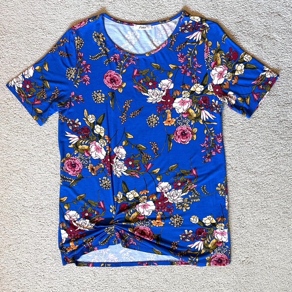 Blue Floral Knit Top; Women's Size Large